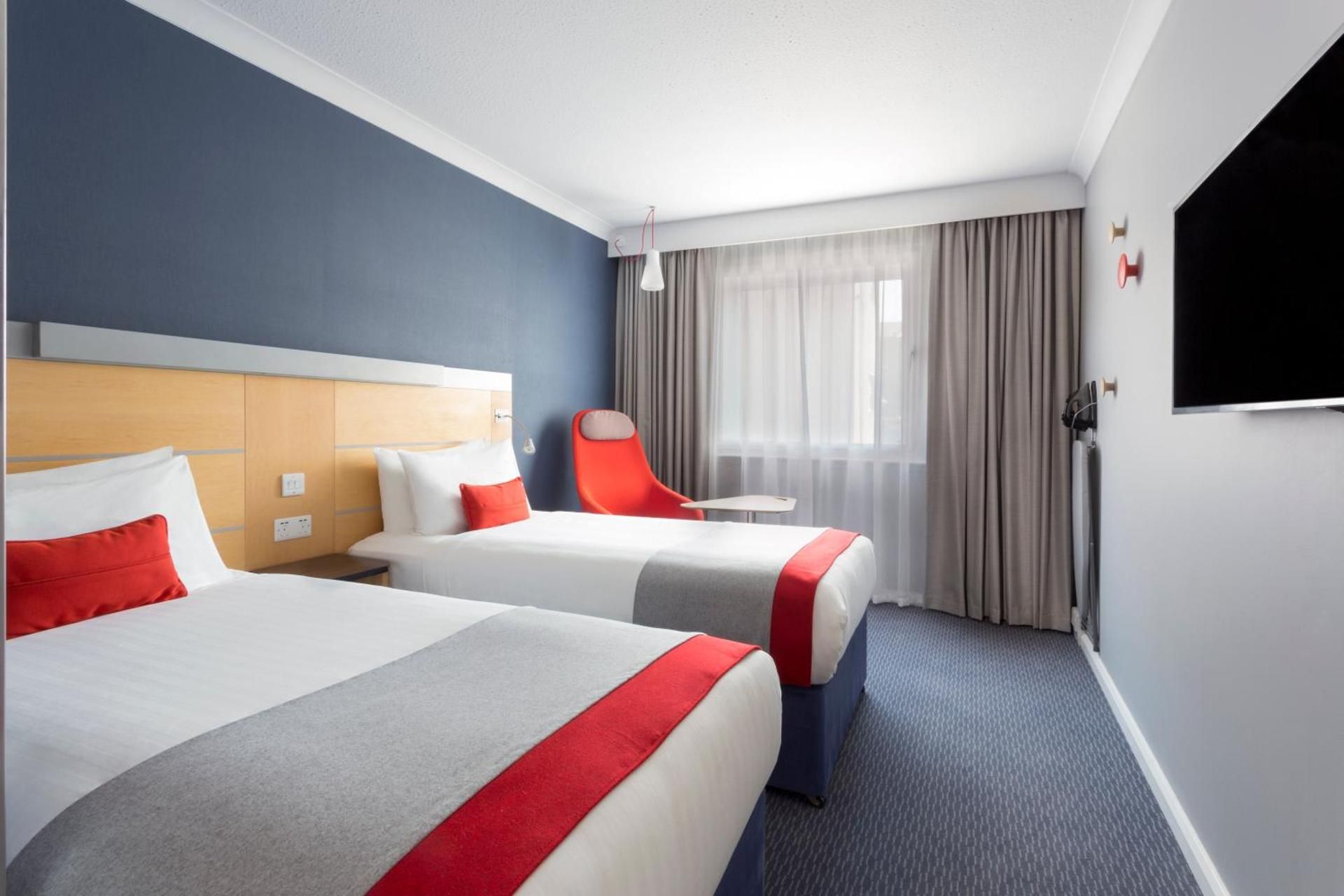 undefined Holiday Inn Express London - Park Royal by IHG 7