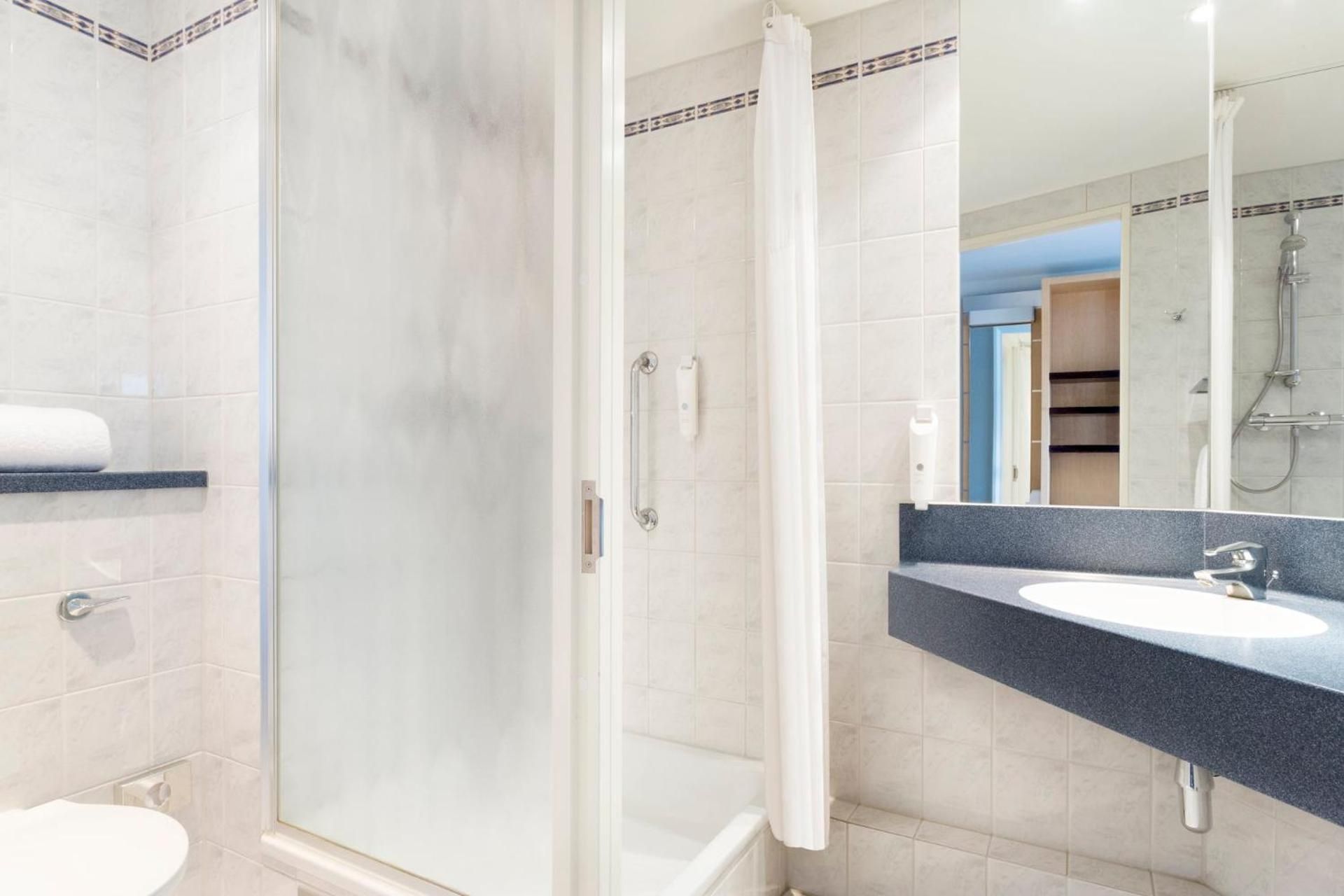 undefined Holiday Inn Express London - Park Royal by IHG 5