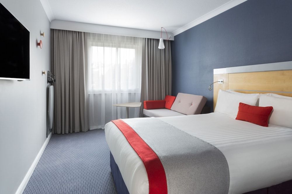 undefined Holiday Inn Express London - Park Royal by IHG 3