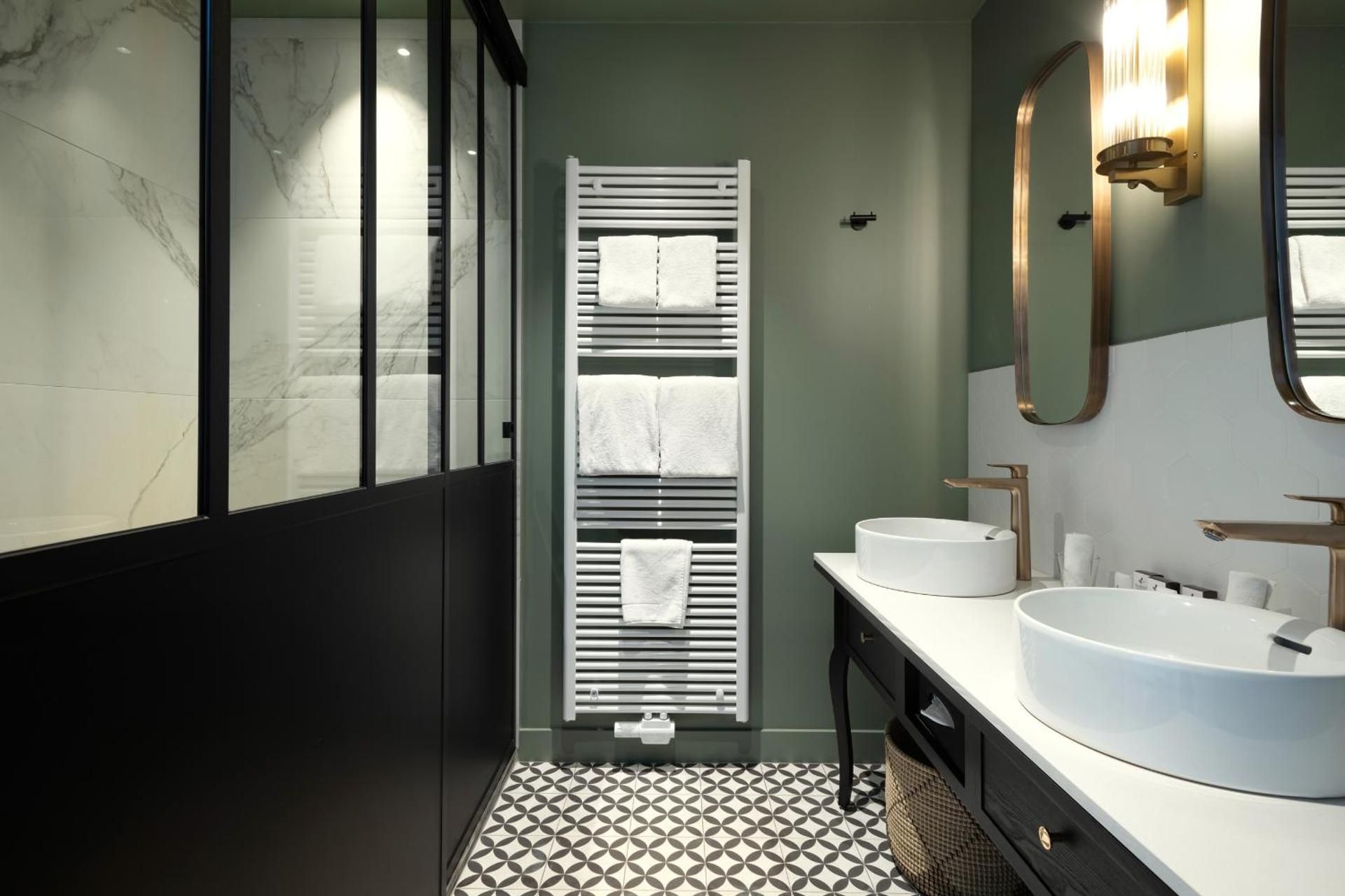 Library room with canal view