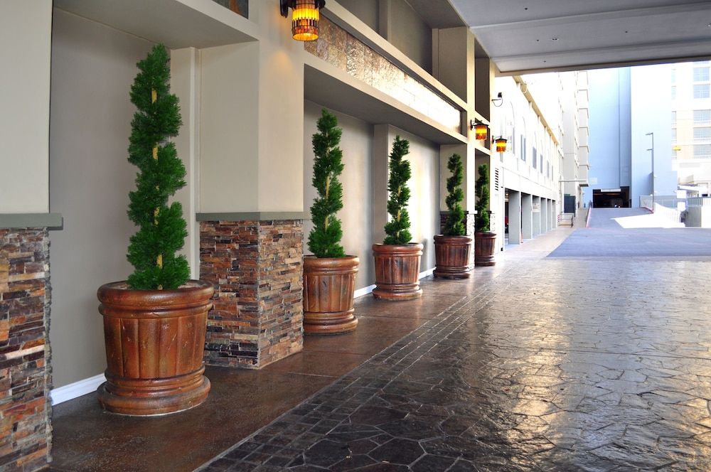 undefined Jockey Club Suites 6