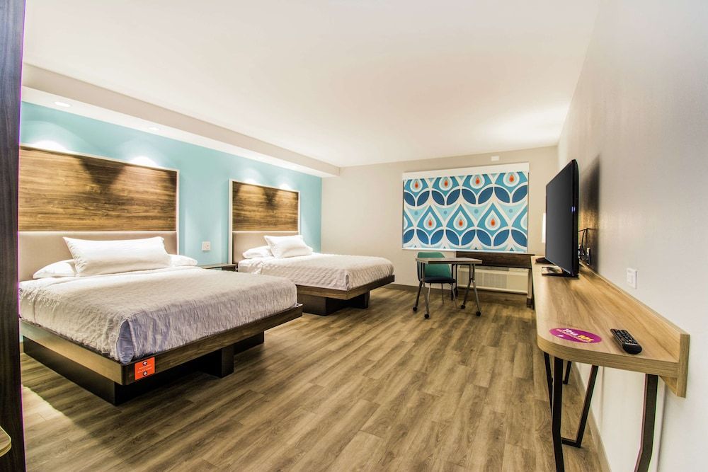 Tru by Hilton Bowling Green, KY Room, 2 Queen Beds, Accessible (Roll-In Shower)