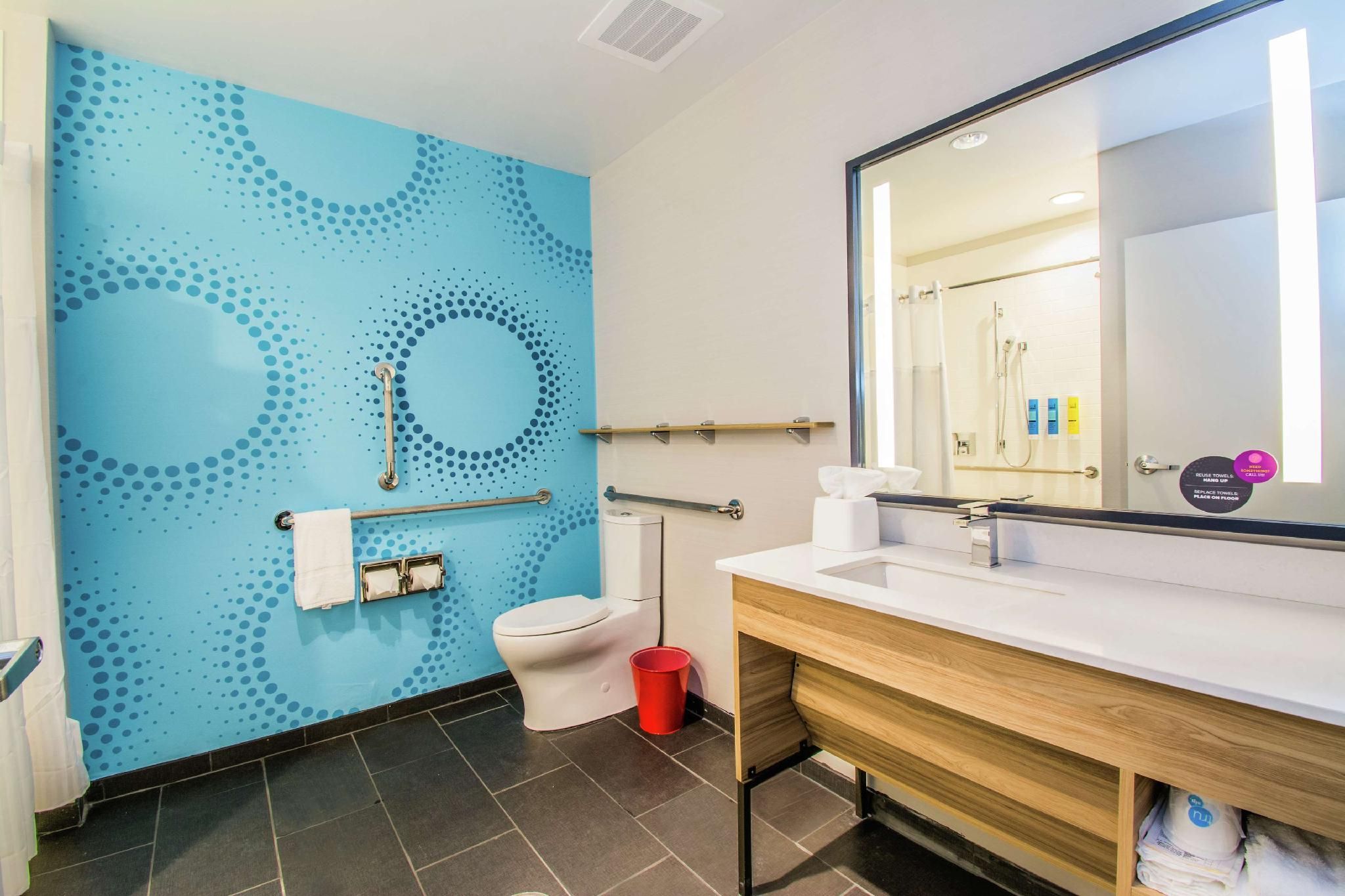 1 KING MOBILITY ACCESSIBLE W/ROLL IN SHOWER