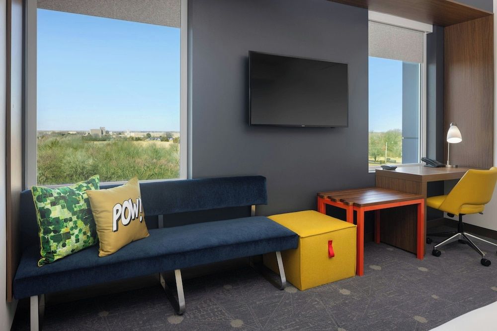 Room, 2 Queen Beds, Non Smoking (Mobility/Hearing Access, Roll-In Shwr)