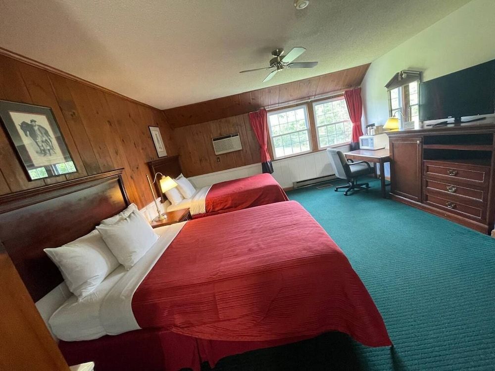 Stonybrook Motel & Lodge Deluxe Double Room 2
