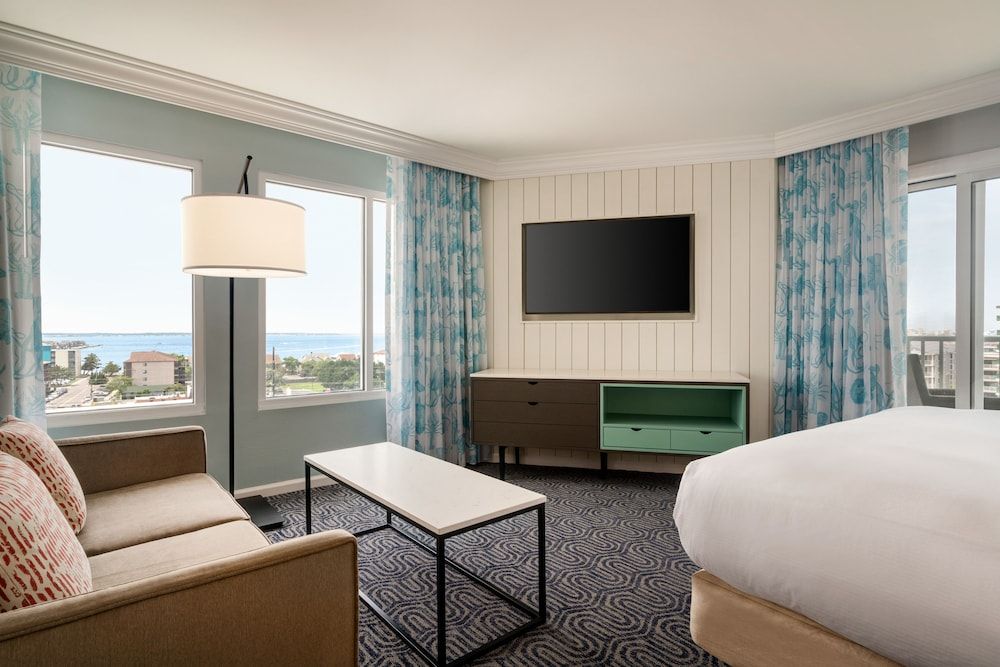 DoubleTree by Hilton Ocean City Oceanfront Basic Double Room, 2 Queen Beds, Balcony, Partial Ocean View