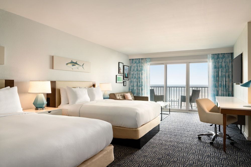 Junior Suite, 2 Queen Beds, Balcony, Oceanfront