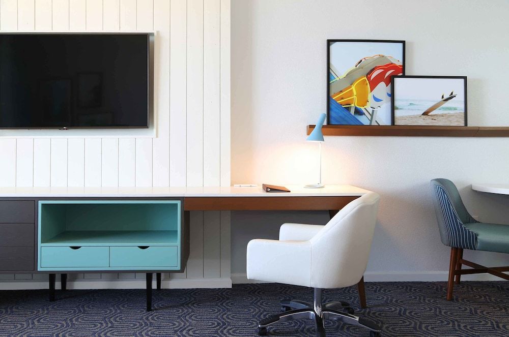 DoubleTree by Hilton Ocean City Oceanfront Basic Double Room, 2 Queen Beds, Balcony, Partial Ocean View 2