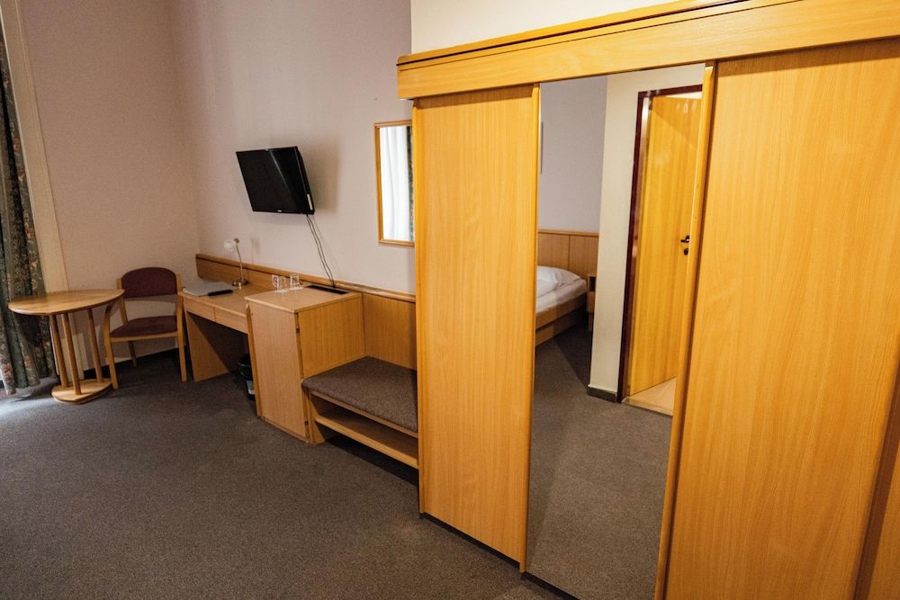 Pilvax Hotel Budapest Economy Double Room 4