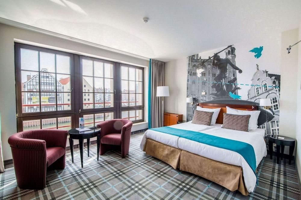 undefined Hanza Hotel