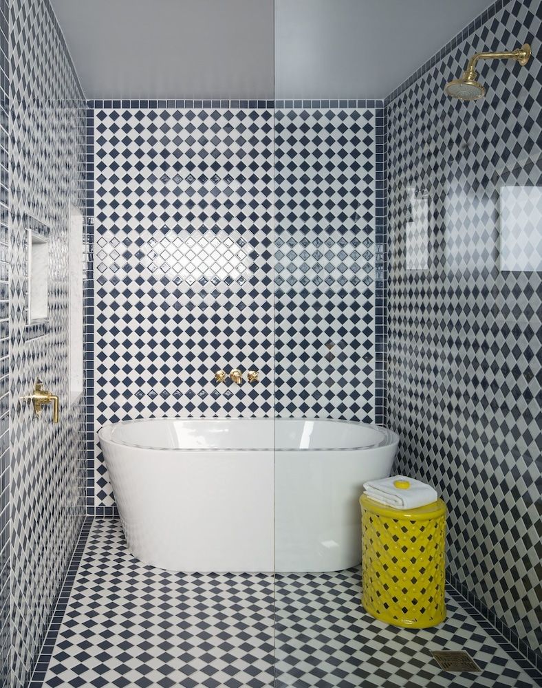 Deep Soaking Bathtub