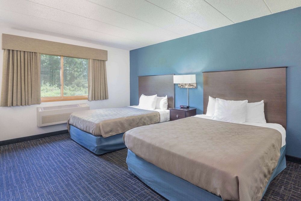 Room, 2 Queen Beds, Non Smoking