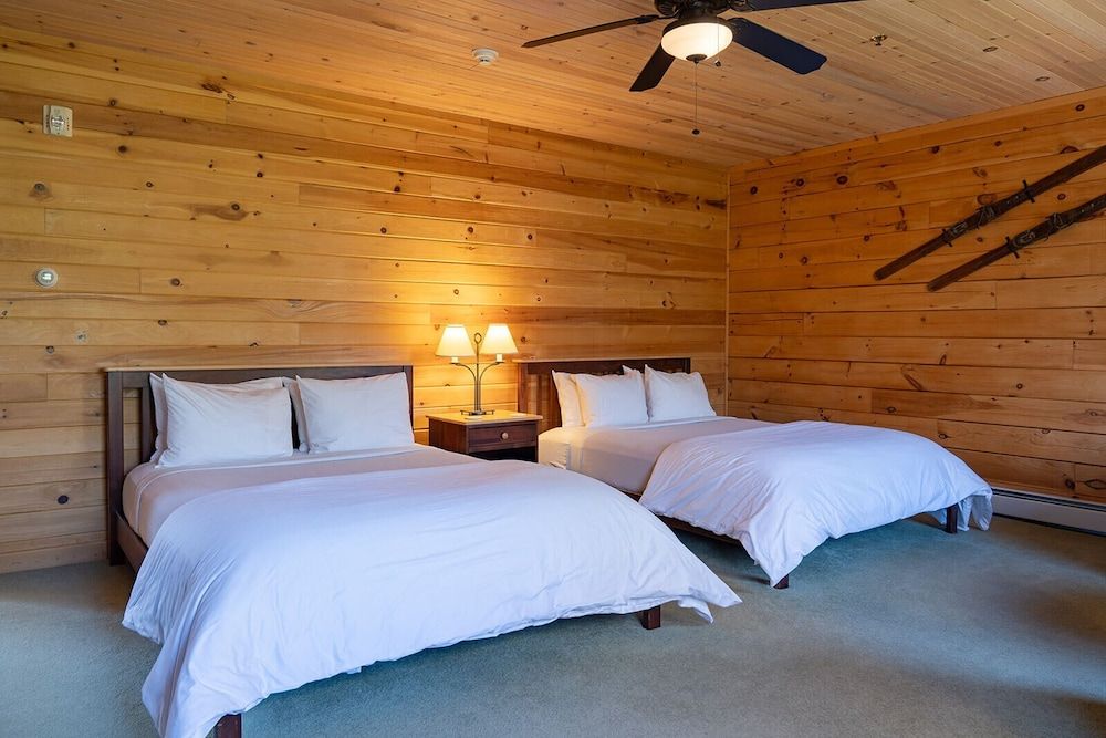 Comfort Single Room, 2 Queen Beds, Private Bathroom