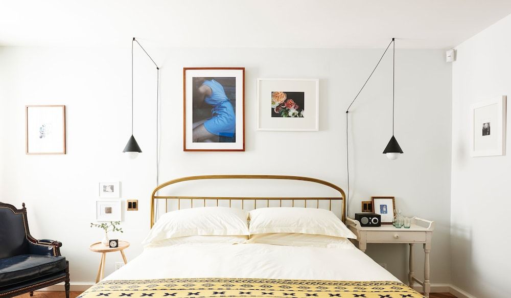 Room, 1 King Bed, Corner (Monument)