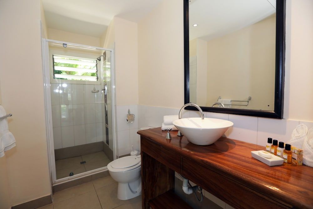 Nakelo Treasure Island Resort & Spa Ocean Standard Bure 7