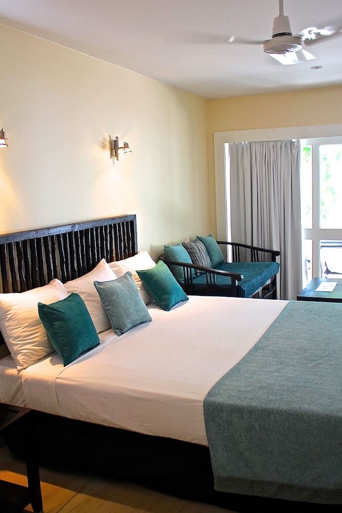 Nakelo Treasure Island Resort & Spa Ocean Standard Bure 2