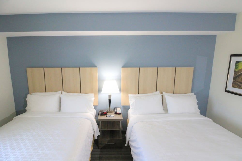 Studio Suite, 2 Queen Beds, Accessible (Communications, Accessible Tub)