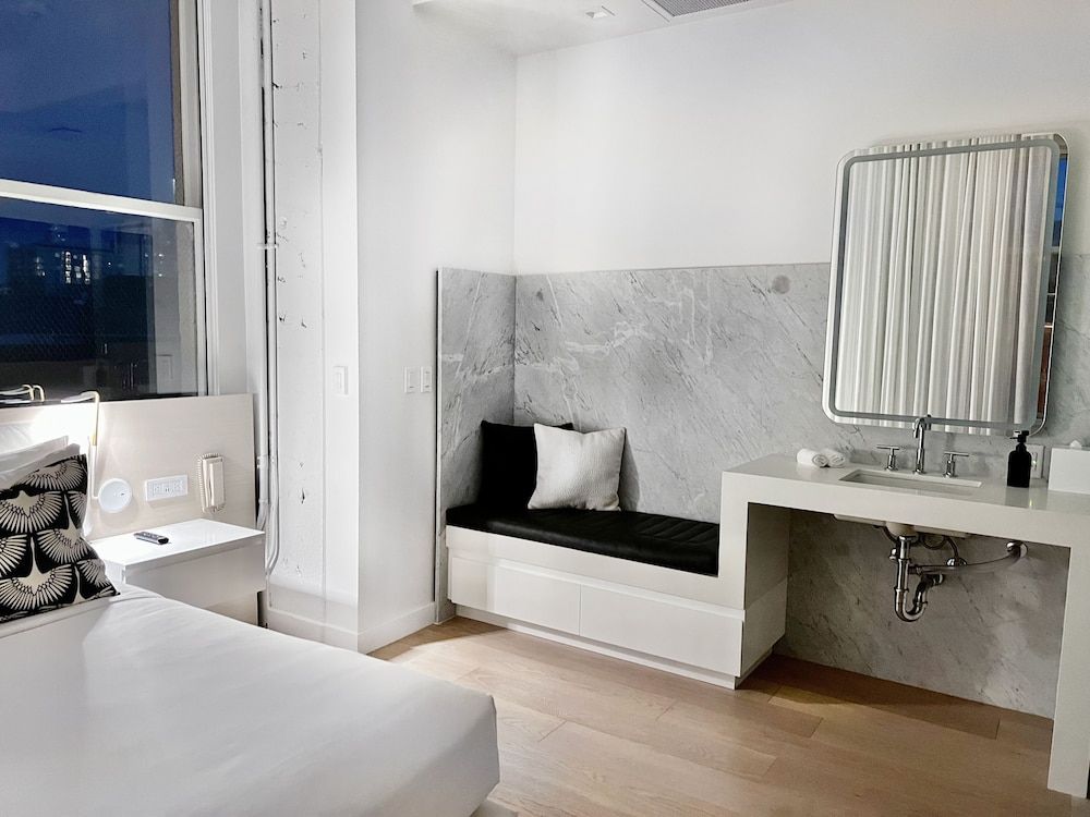 Premium Suite, 1 Queen Bed with Sofa bed (VIP)
