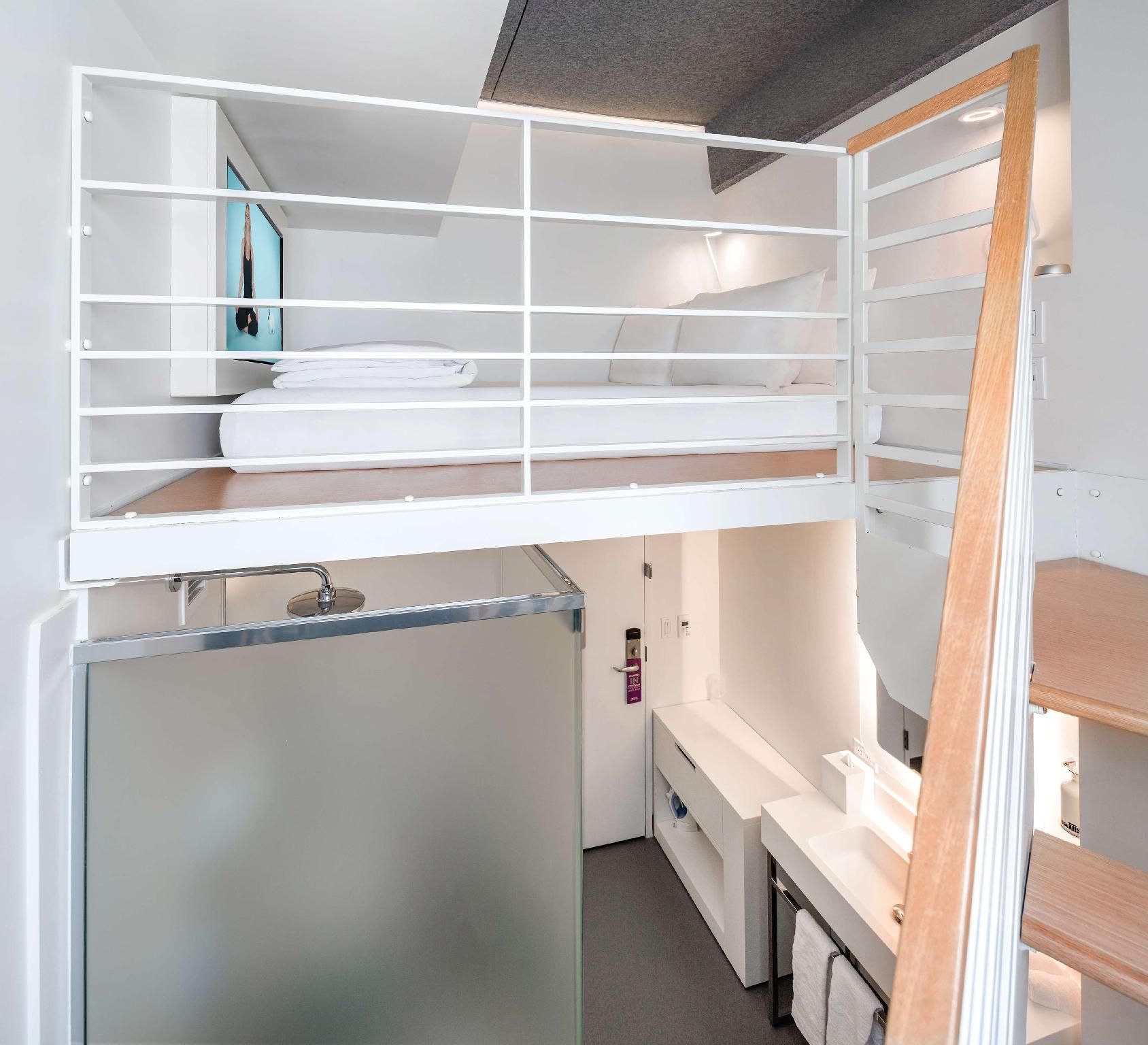 YOTEL San Francisco Sky Room 5