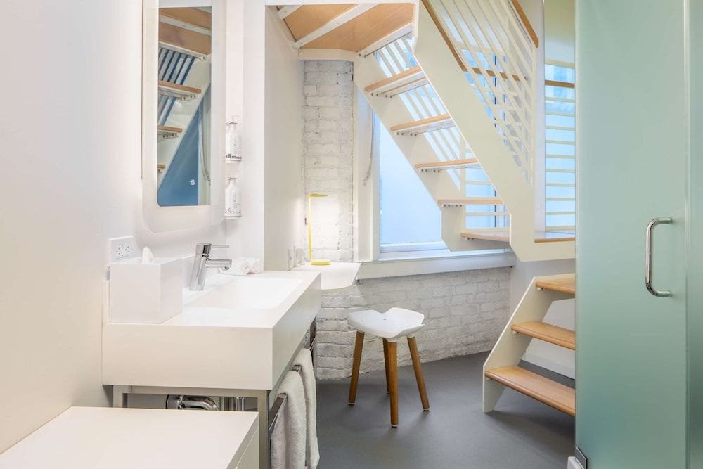 YOTEL San Francisco Sky Room 4