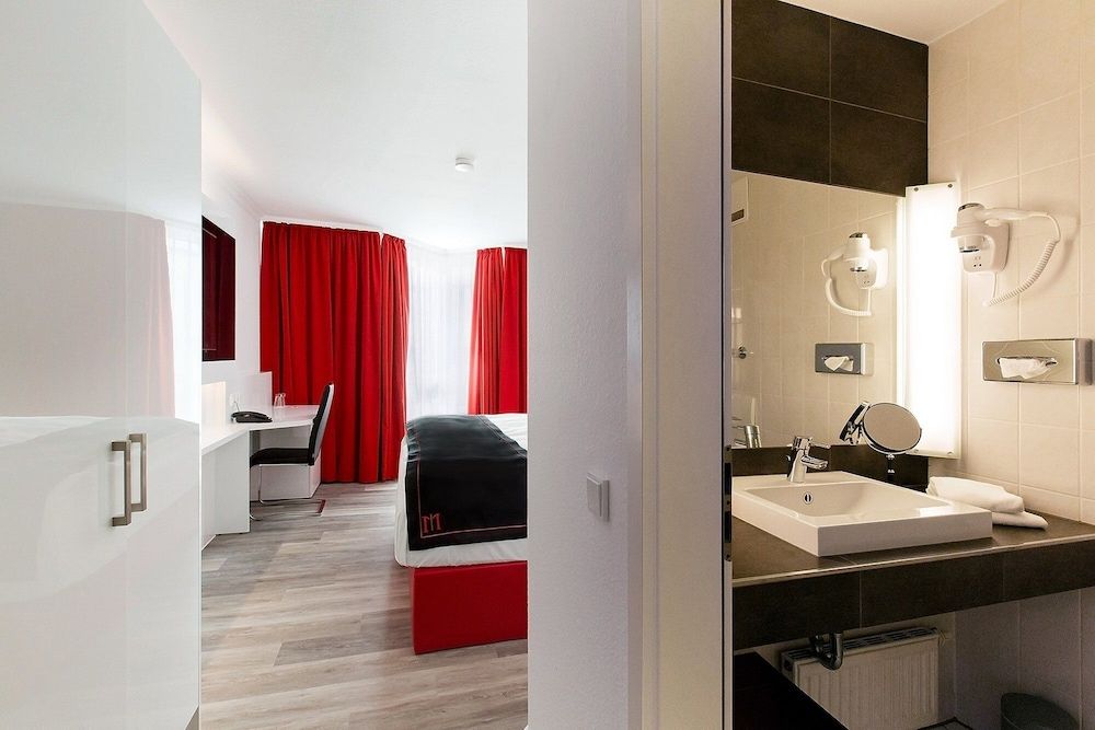 DORMERO Hotel München-Kirchheim Messe Standard Double Room 4