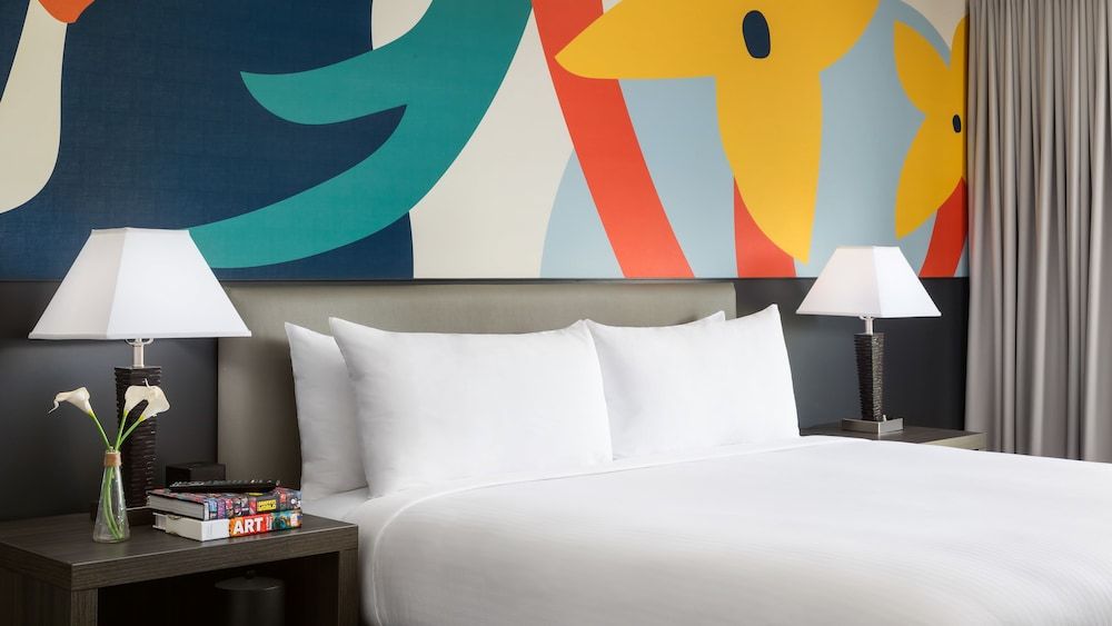 Studio Allston Hotel Standard Room, 1 King Bed 3