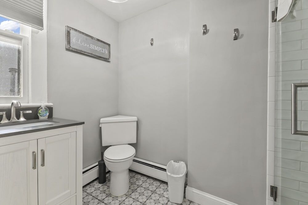 Standard Double Room, Ensuite (Sunny Corner Room)