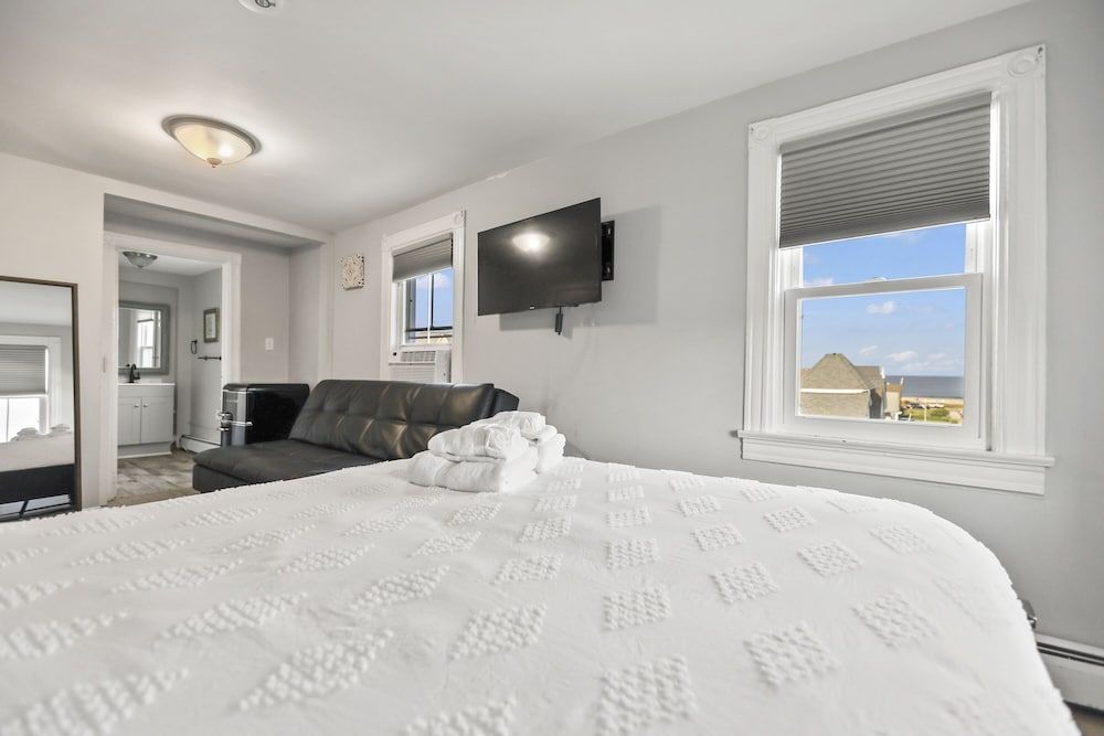 Romantic Double Room, Private Bathroom, Sea View (The Overlook Room)