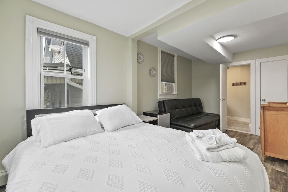 Standard Double Room, Ensuite (Tuscany Room)