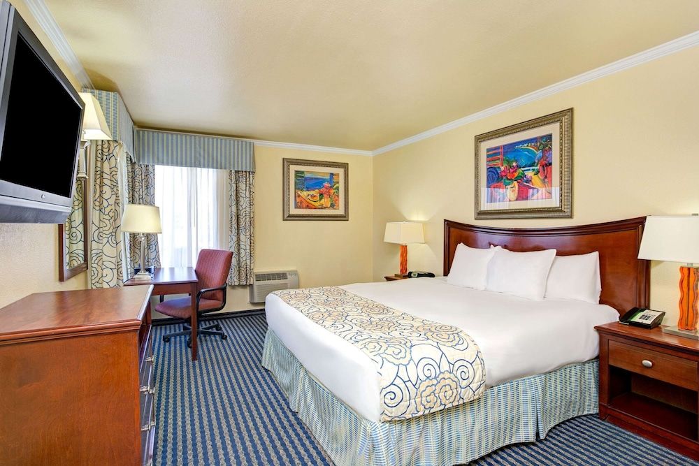 Super 8 by Wyndham Santa Cruz Beach