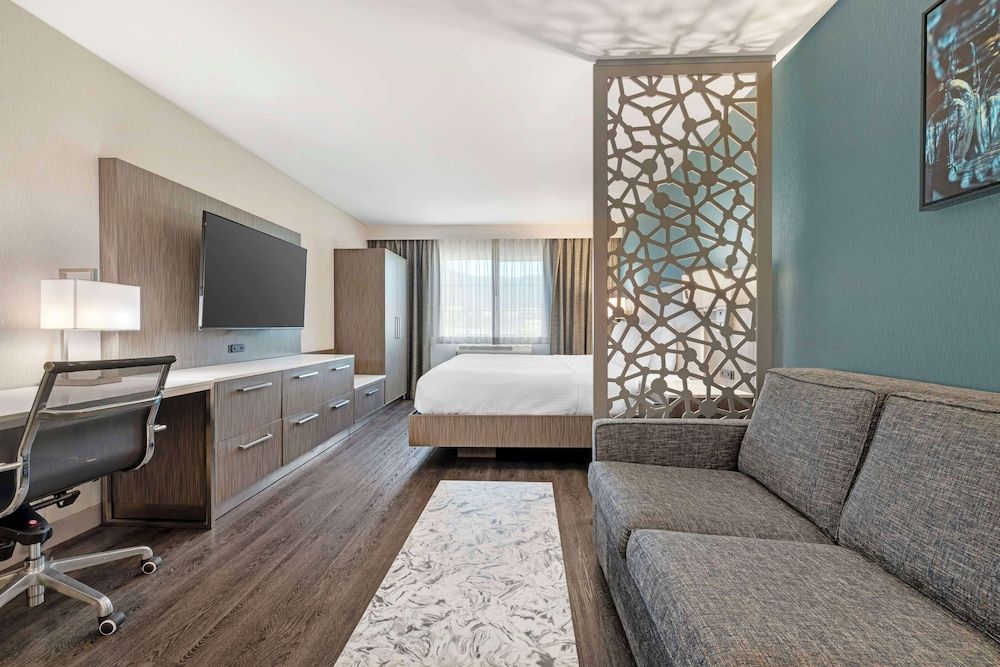 Best Western Plus Temecula Wine Country Hotel &Suites Suite, 1 King Bed, Accessible, Non Smoking (Walk-in Shower;with Sofabed) 2