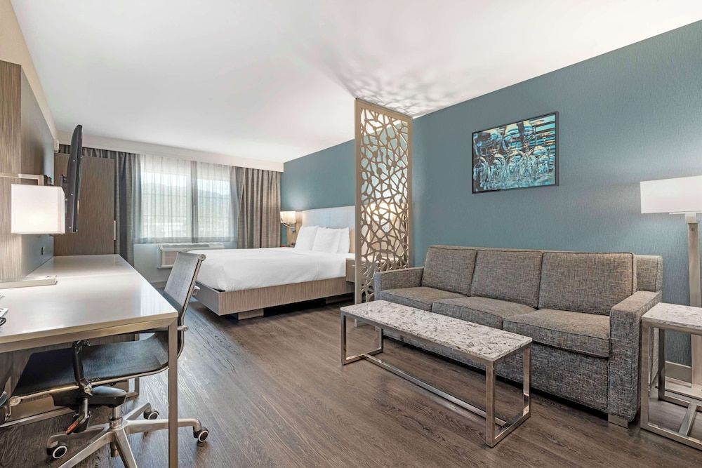 Best Western Plus Temecula Wine Country Hotel &Suites Suite, 1 King Bed, Accessible, Non Smoking (Walk-in Shower;with Sofabed) 5