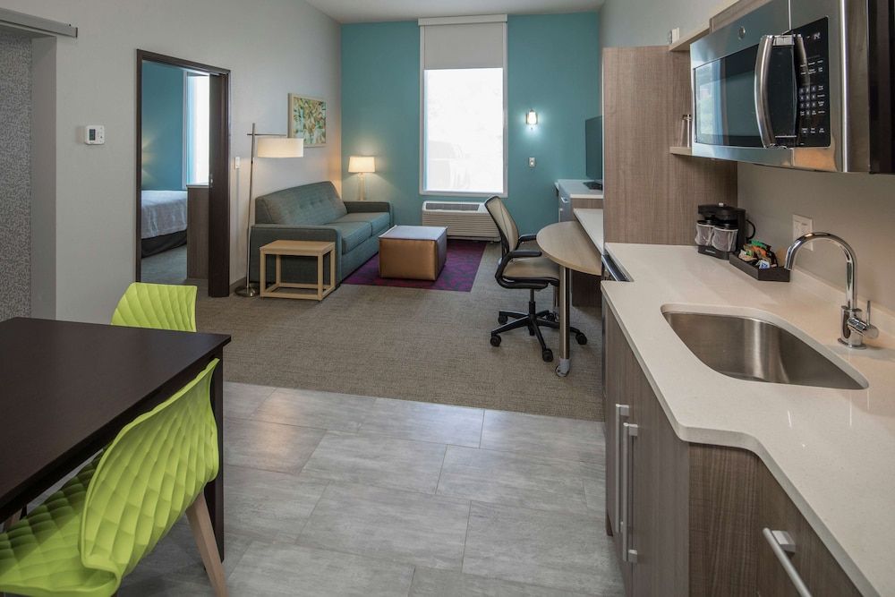 Suite, 1 King Bed, Accessible (Hearing)