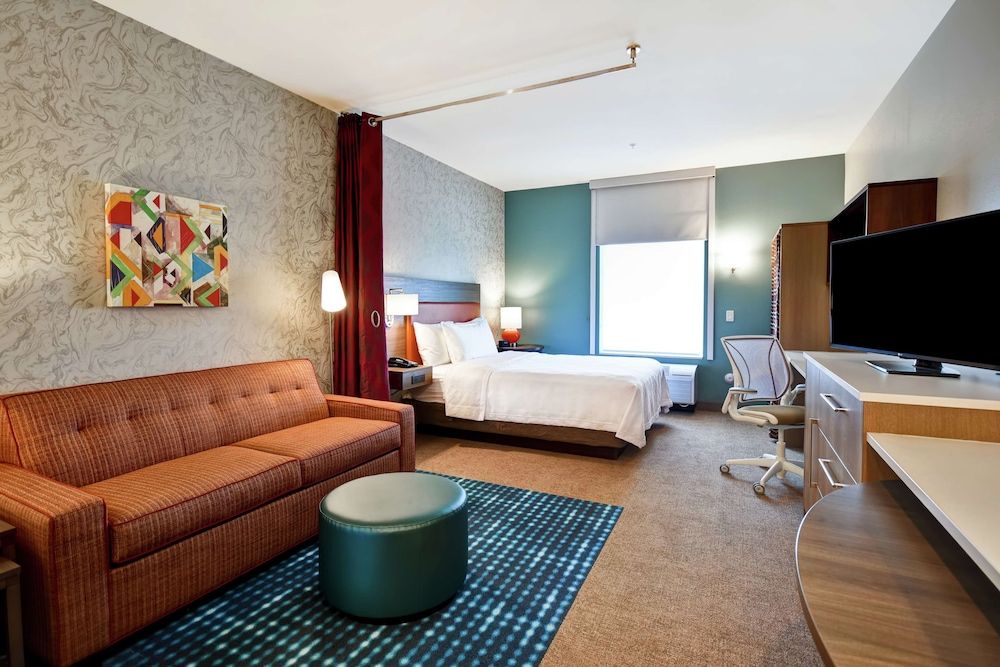Studio, 1 Queen Bed, Accessible, Mountain View (Hearing)