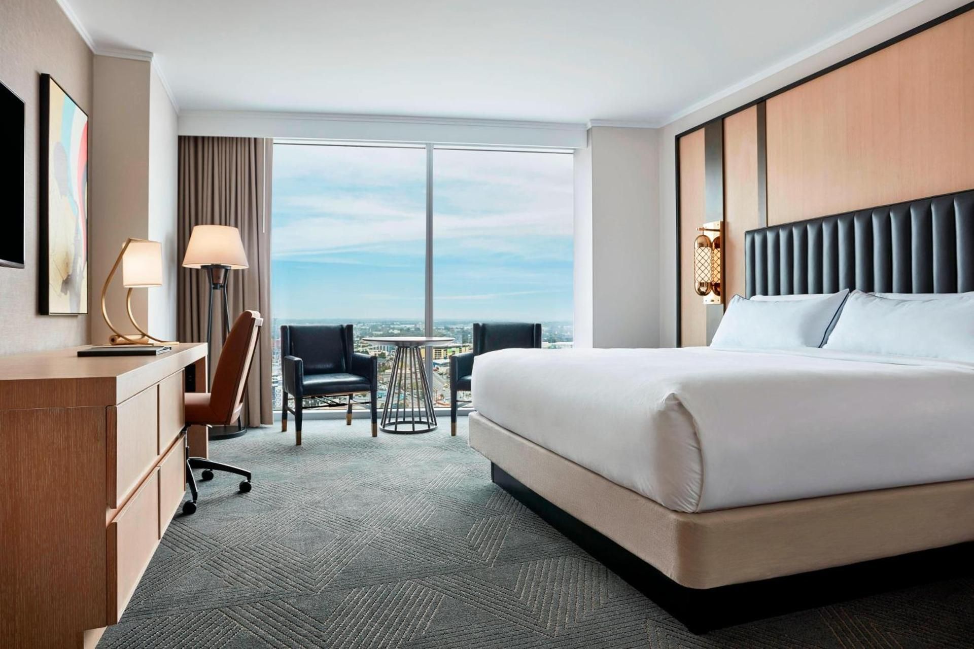 Deluxe Room One King Bed