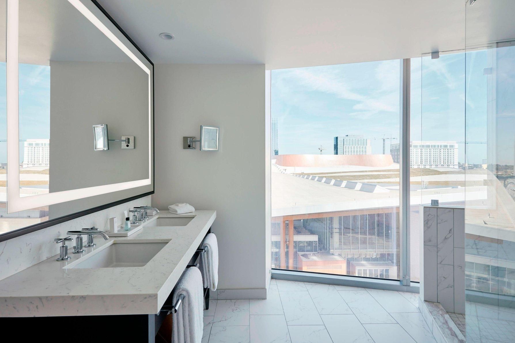 Skyline Corner King, Guest room, 1 King, Corner room, High floor
