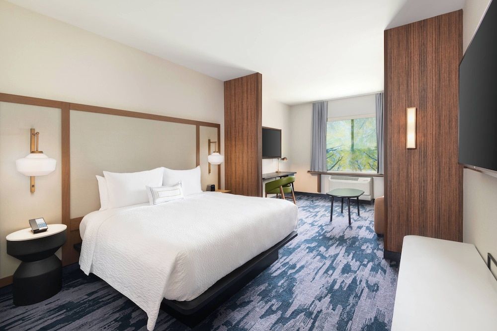 Suite, 1 King Bed with Sofa bed, Non Smoking