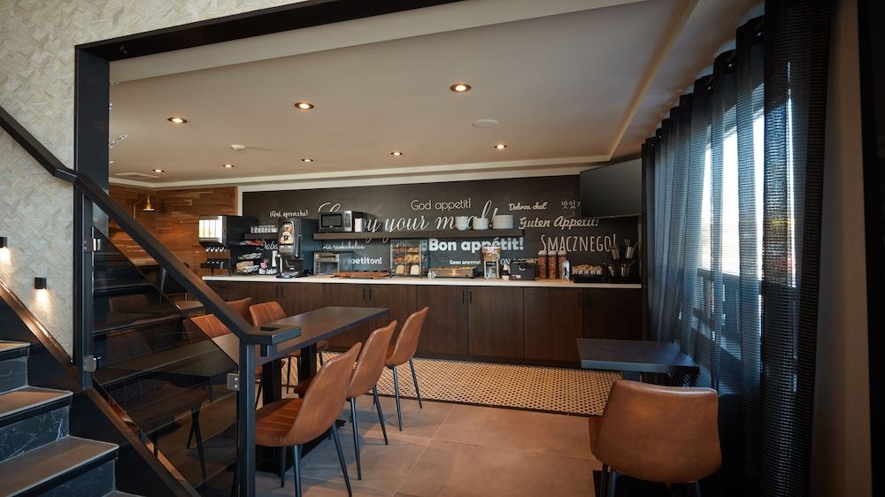 undefined Stay Inn 8