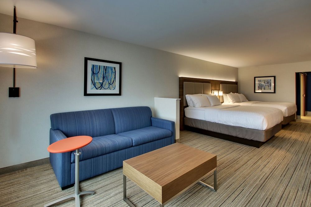 Suite, 1 Bedroom (2 Queen Beds and 1 Double Sofa Bed)