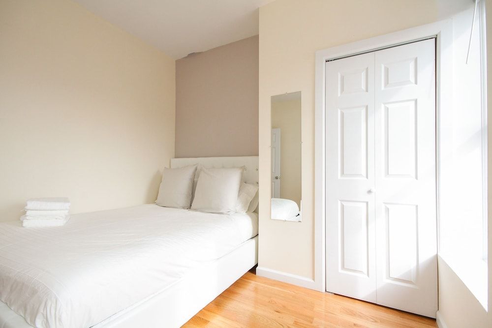 undefined East Village 2 Bedroom Apartments 4