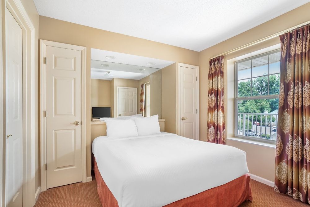 Sunrise Ridge Resort Standard Suite, Mountain View