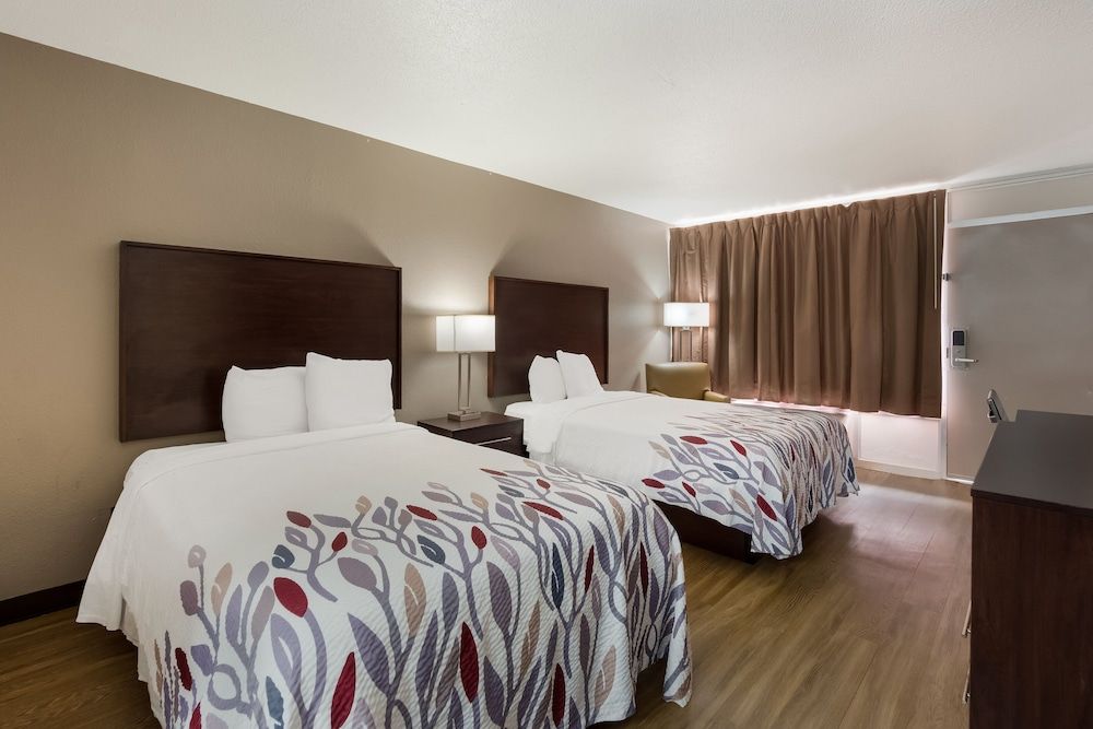 Red Roof Inn Columbia, SC Airport Deluxe Room, 2 Double Beds (Smoke Free) 4