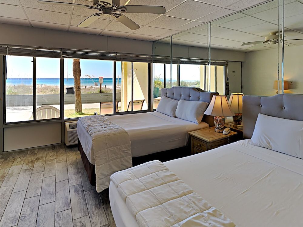 Studio Suite, 2 Double Beds, Patio, Beach View (Continental #112 - No Pets Allowed)
