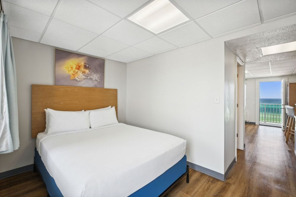 Classic Room, 2 Queen Beds, Kitchen, Beachfront