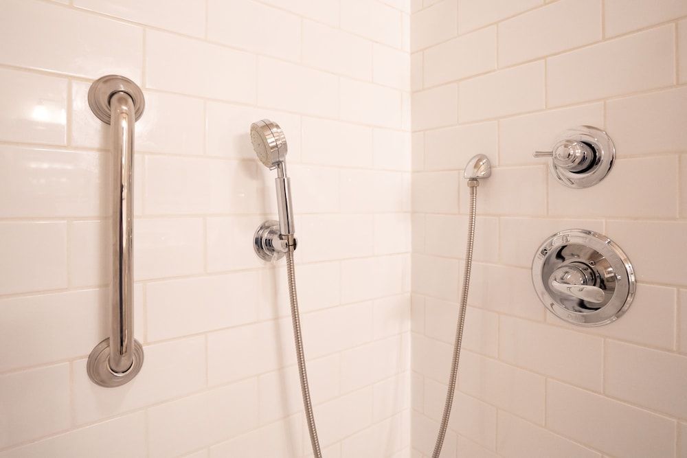 Amsterdam Castle Deluxe King Room - Disability Access