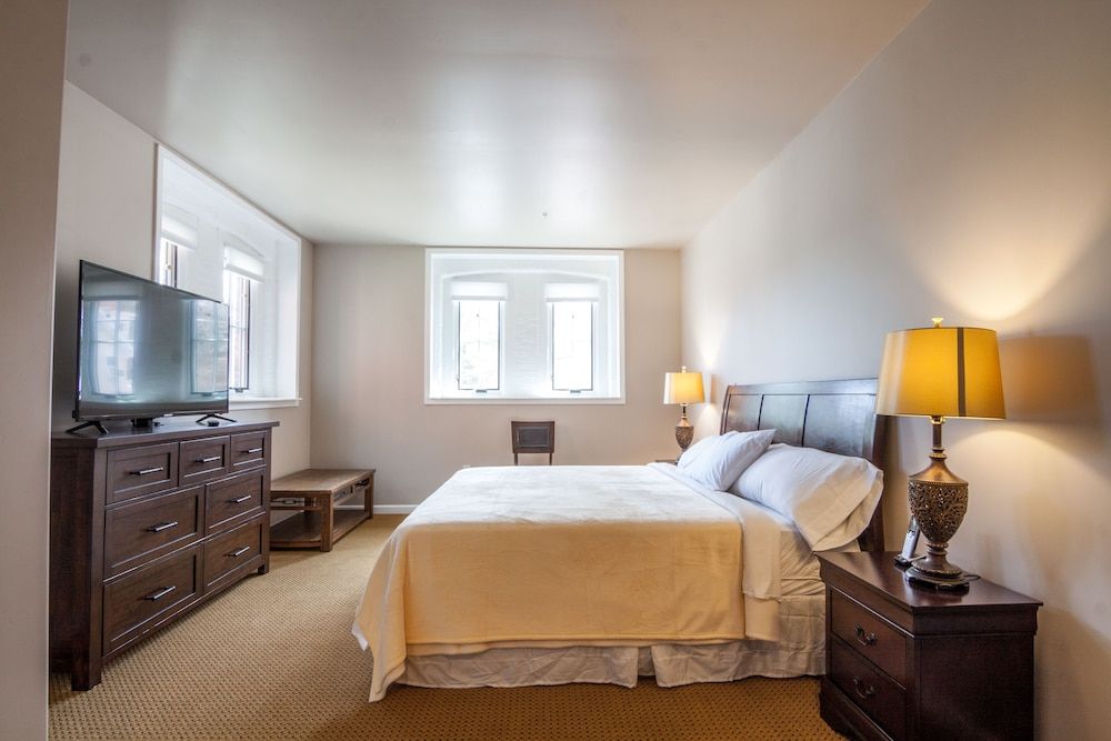 Amsterdam Castle Junior Suite 3