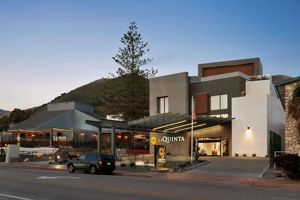 undefined La Quinta Inn & Suites by Wyndham San Luis Obispo Downtown 6