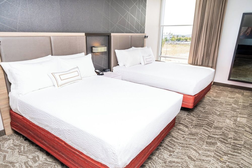 Suite, Multiple Beds, Bathtub