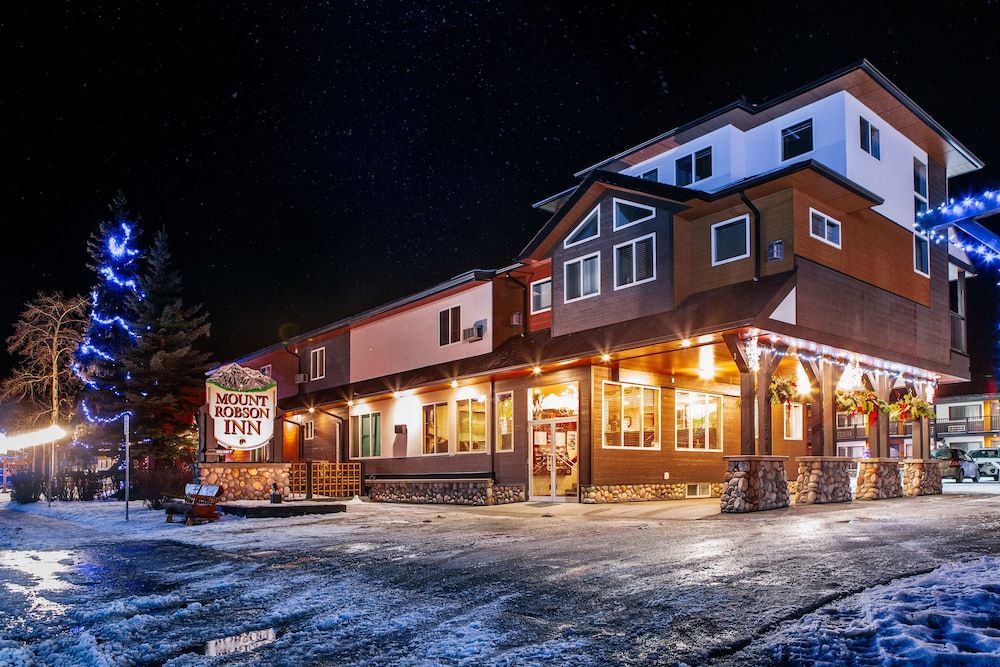 undefined Mount Robson Inn 4