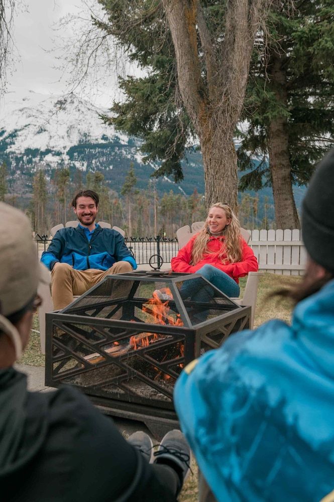 undefined Mount Robson Inn